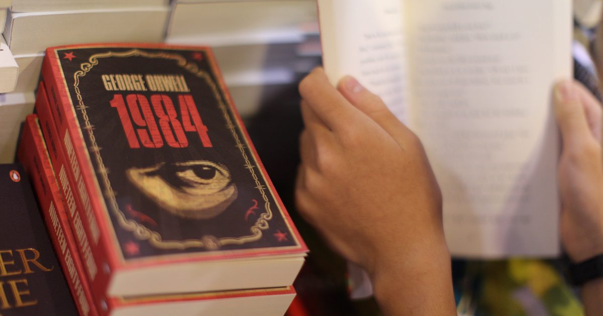 "1984" (1949) - George Orwell